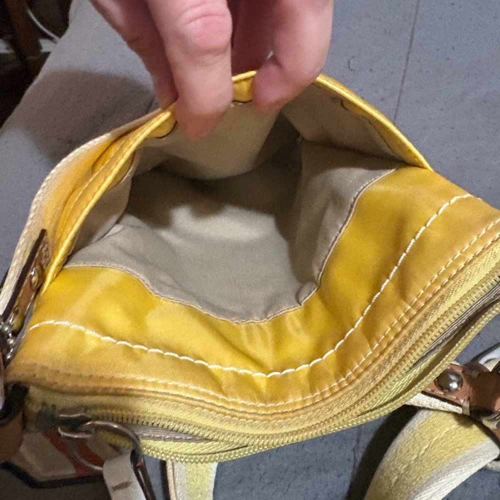 Coach yellow crossbody - Picture 6 of 7